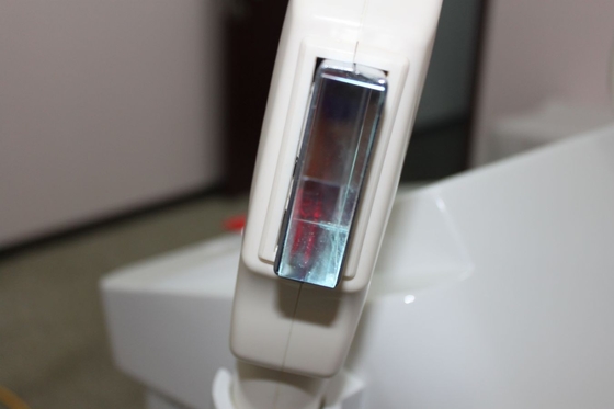2014 皮の若返りのための IPL 機械/IPL 毛の取り外し機械を進めました